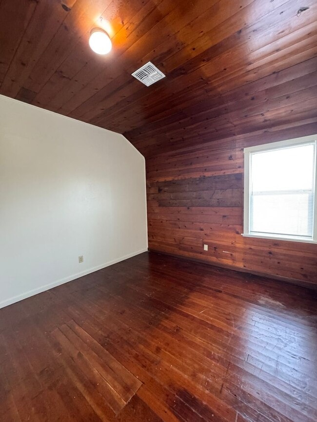 Photo - 4 bed 1 bath house in S. Yuba City