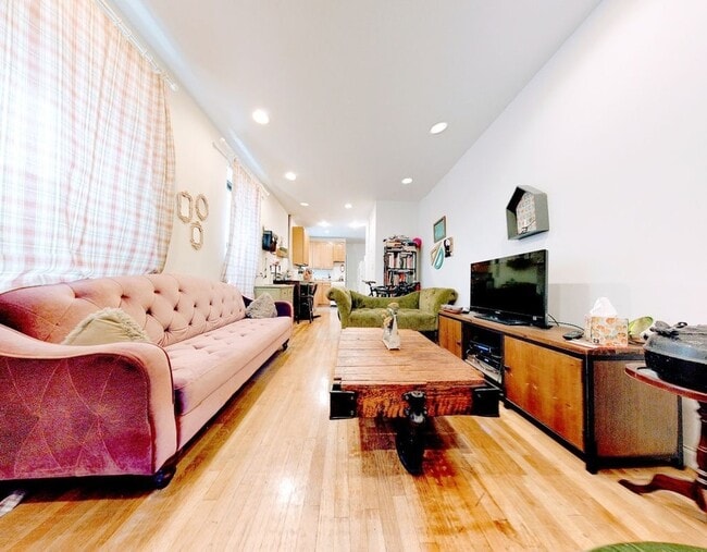 Photo - 68 E First St