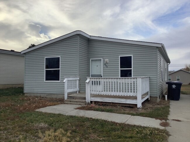 3 bed, 2 bath Single Family Home - 3 bed, 2 bath Single Family Home