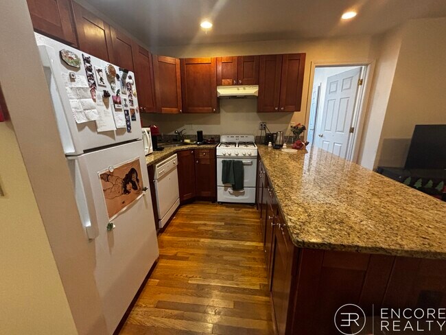 Photo - 62 Egmont St Unit 6