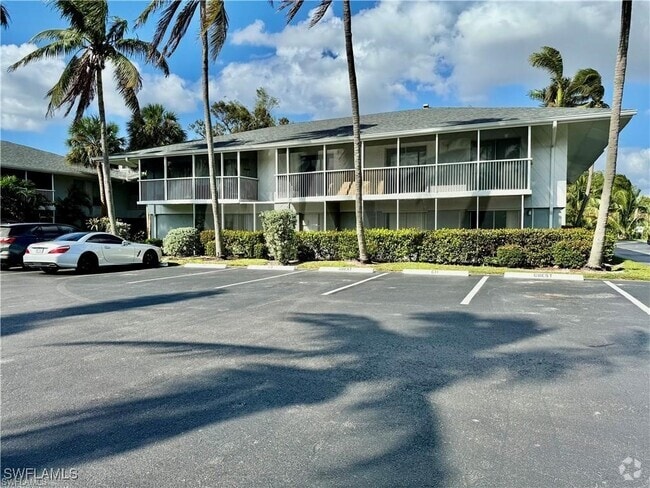 Building Photo - 1849 Maravilla Ave Unit C6 Rental