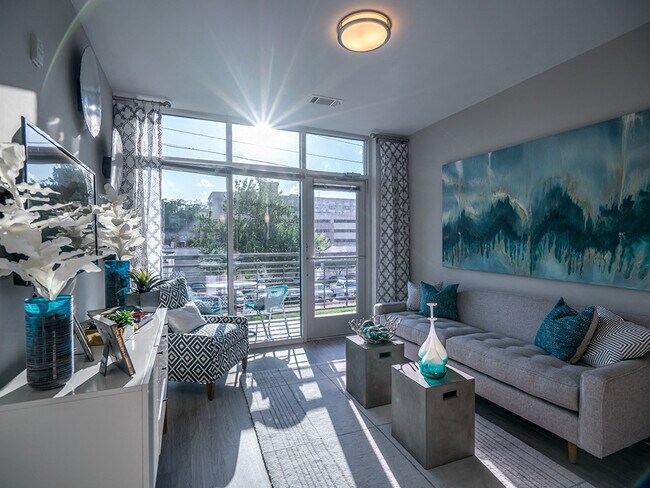 Link Apartments® Glenwood South