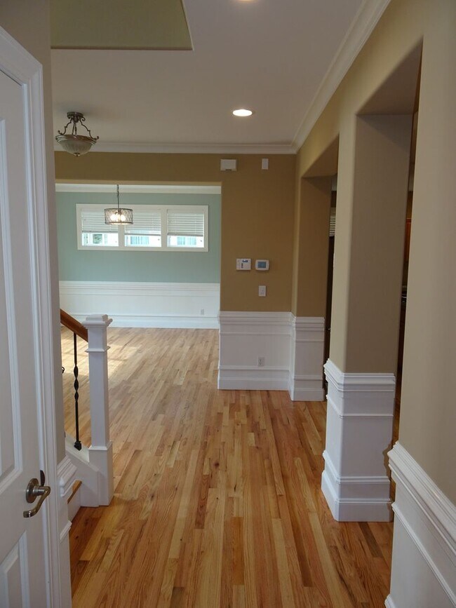 Photo - Immaculate 4-Bed Home in Desirable Earling...