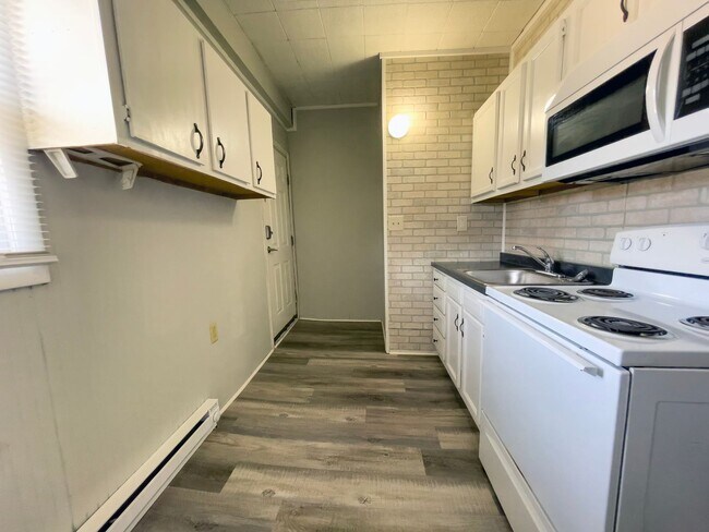 Photo - PRELEASING for AUGUST! Close to Campus Unit 216E