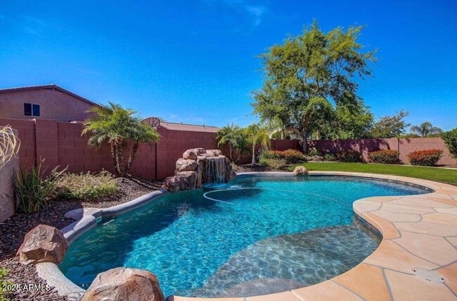 Building Photo - 2205 W Gambit Trail