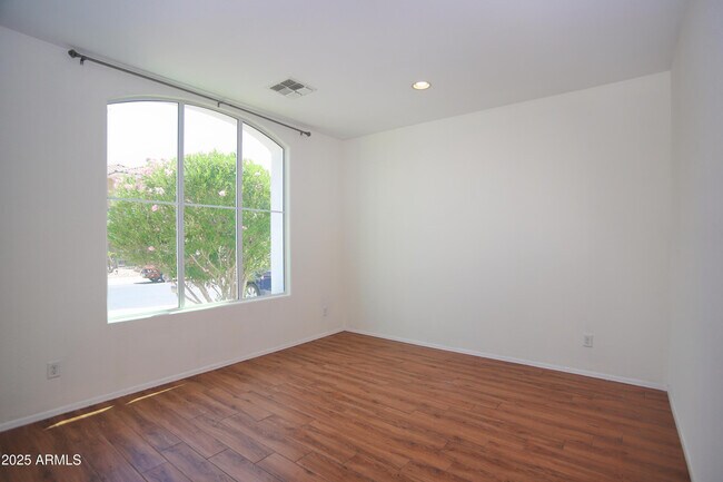 Photo - 1090 W Caroline Ln