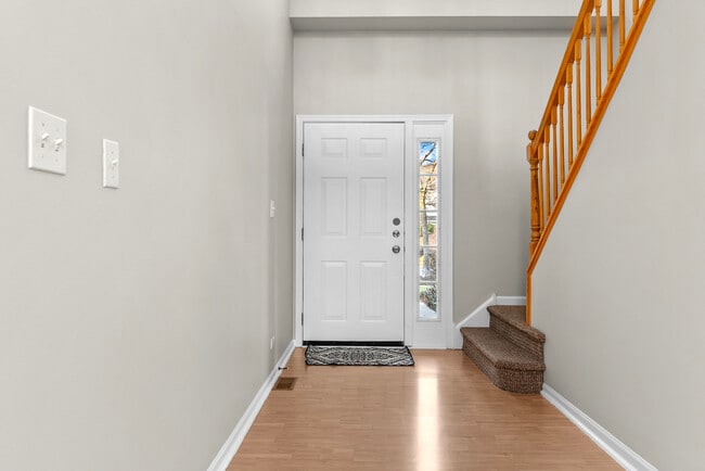 Photo - 1037 Huntington Dr