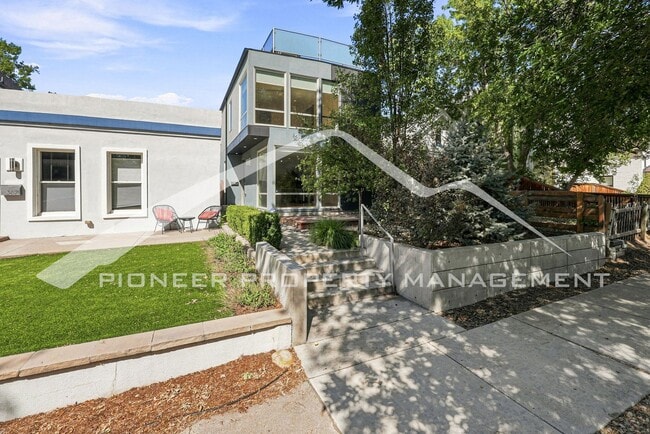 Building Photo - 3625 Mariposa St