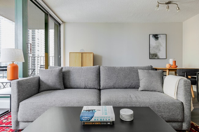 Photo - 77 W Huron St Unidad FL6-ID1382