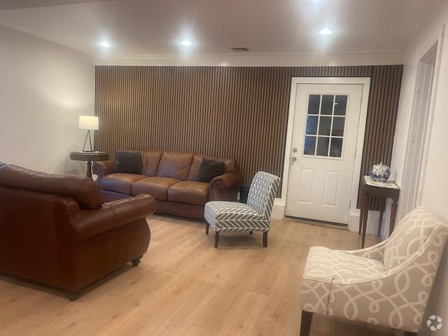 Building Photo - 4 Woodfield Ave Rental