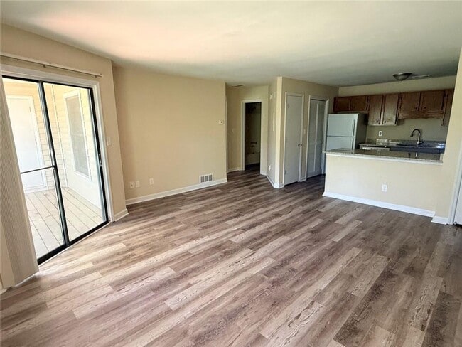 Photo - 1580 Oakpoint Dr SW Unit H