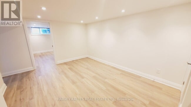 Photo - 550 Glencairn Ave Unit Bsmt 2