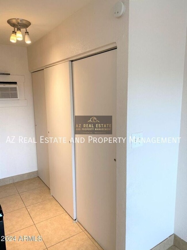 Photo - 909 E Roosevelt St Unidad 7