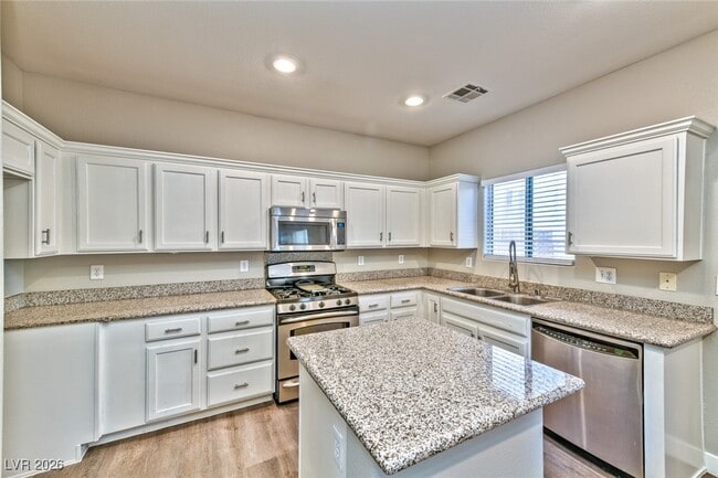 Photo - 7480 Decoro St