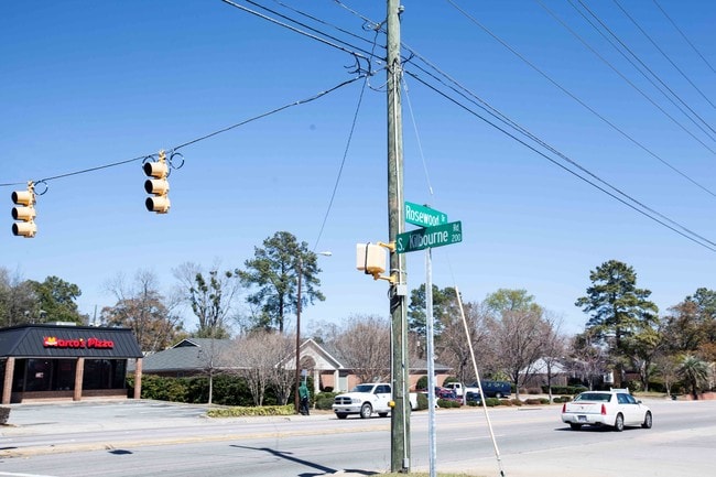 Photo - 224 S Kilbourne Rd Apartments