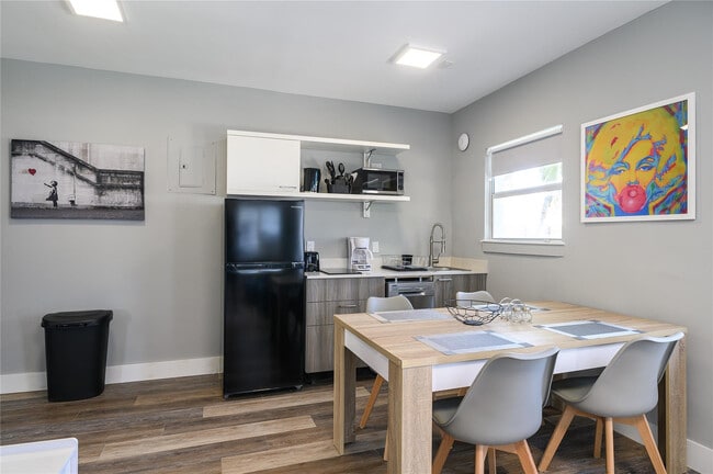 Photo - 1020 N Victoria Park Rd Unit 26