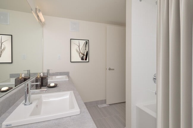 Photo - Parke Avenue Square