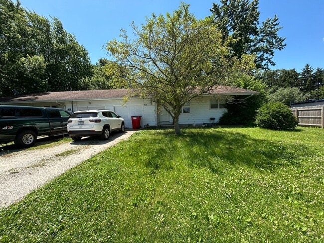 Building Photo - 57-63 John Unit 57 John