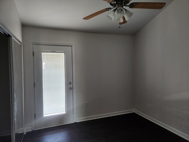 Photo - 434 Longwood Ct Unit D