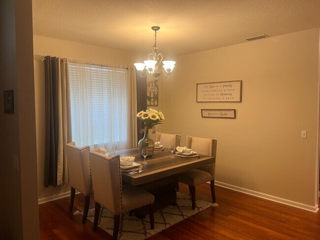 Photo - 3 Bedroom, 2 Bath House in Park West!