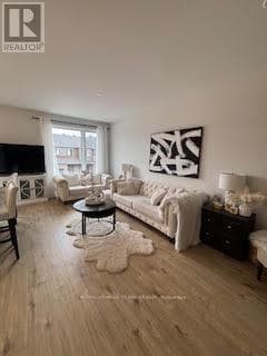 Photo - 959 Eileen Vollick Cres.