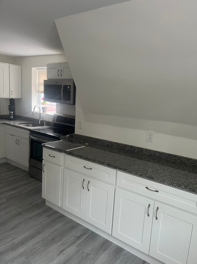 535 Van Cortlandt Park Ave Unit 3rd Fl- 2 Bedroom