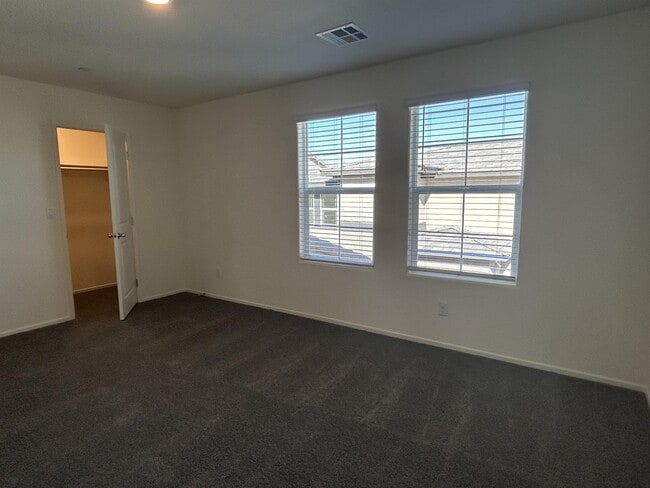 Photo - 342 Pacific Sparrow Avenue