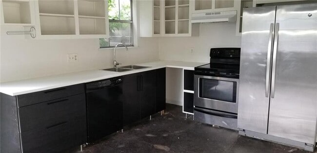 Photo - 6900 Manor Rd