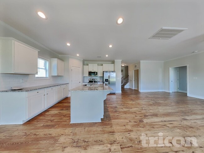 Photo - 64 fish Whistle court House