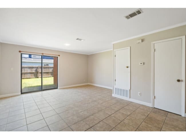 Photo - 7250 Hilburn Rd