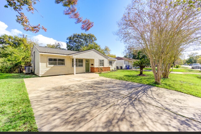 Building Photo - 1210 N Natchez Dr