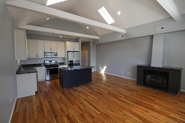 Photo - 2054 W Division St Unit 3