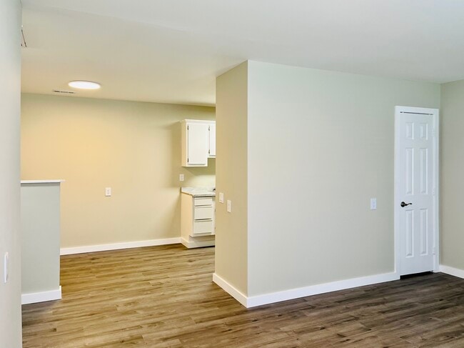 1BR,1BA-Skyler - West End Lofts