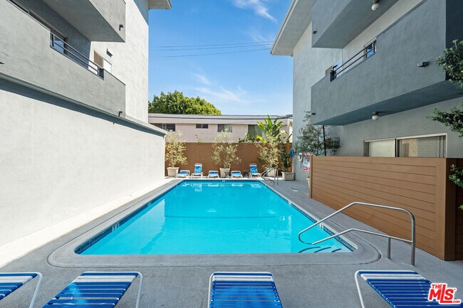 Photo - 1250 Kings Rd Unidad 208