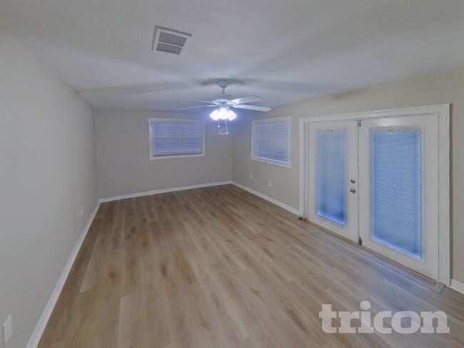 Photo - 3210 W Tyson Ave