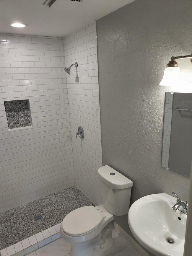 Photo - 2305 55th St Unit 5