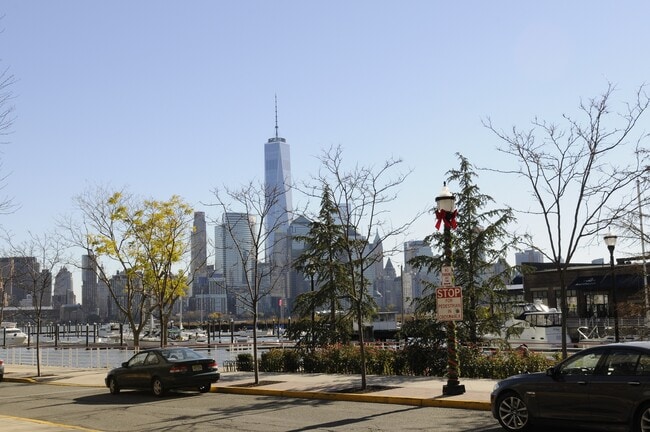 Building Photo - 45 river drive south Unit Apt 1407