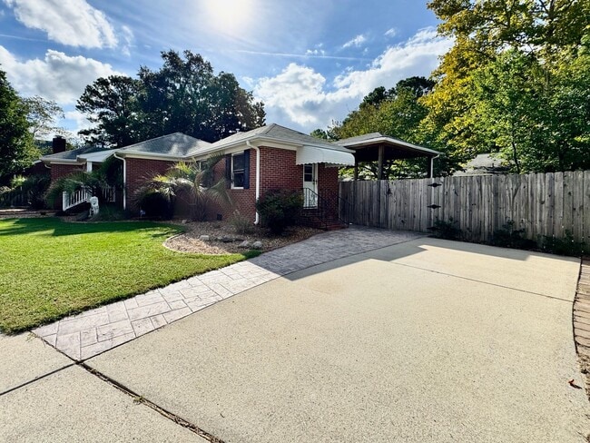 Photo - 225 Lucile Ave