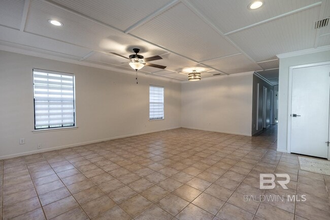 Photo - 558 Bellangee Ave