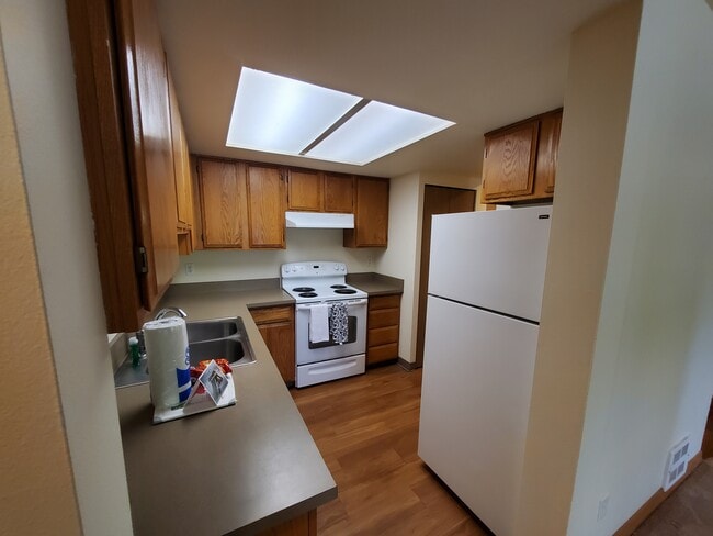 Photo - Meridian Place Apartments