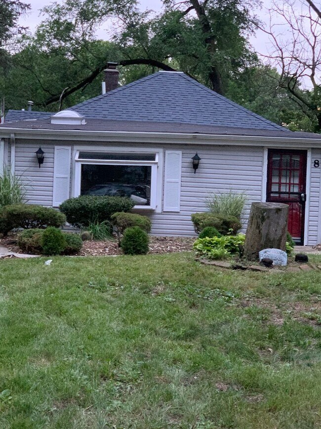 2 Bedroom Ranch in Calumet City, IL 1300 Rental House Rental in Calumet City, IL