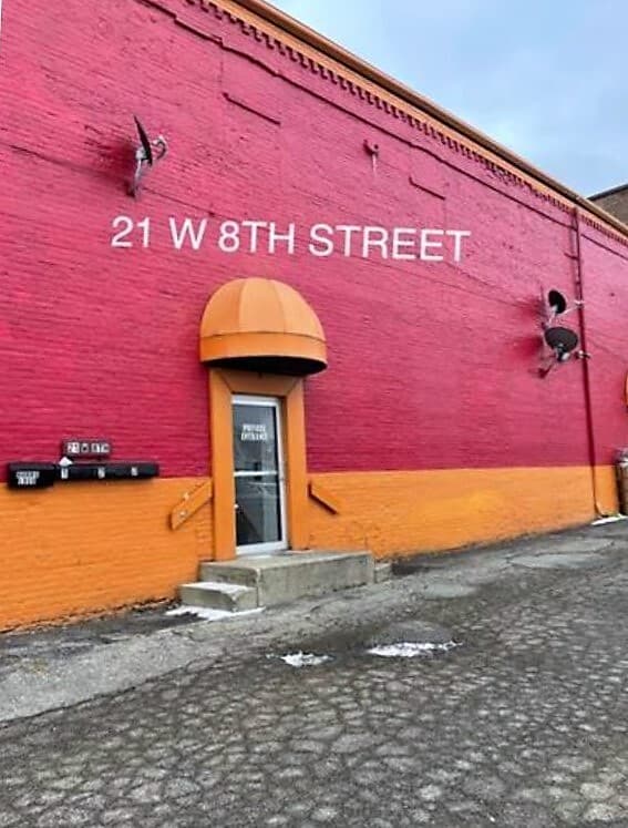 Building Photo - 21 W 8th St Unit 2