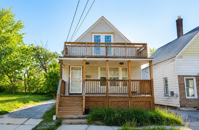 Building Photo - 1328 E 120th St