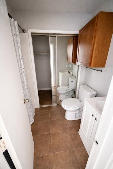 Photo - 9823 Walnut St Unidad L205