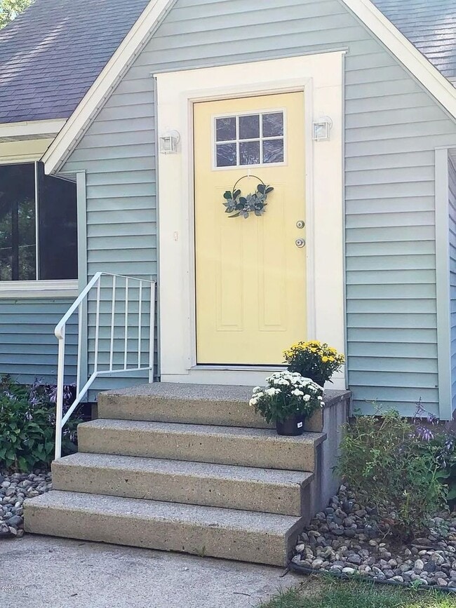 Photo - 3 Bedroom Home On Holland's North Side