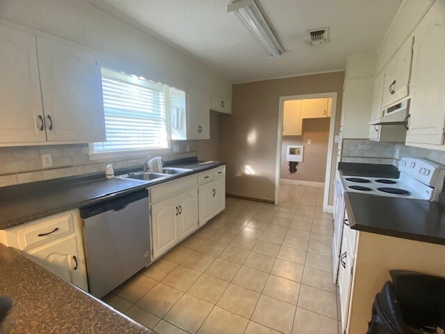 Photo - 2913 Moores Ln
