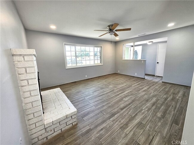 Photo - 221 E Maple St