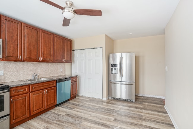 Photo - 7000 Forrest Ave Apartment