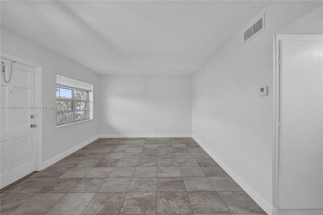 Photo - 5050 Bayview Dr Unit 21