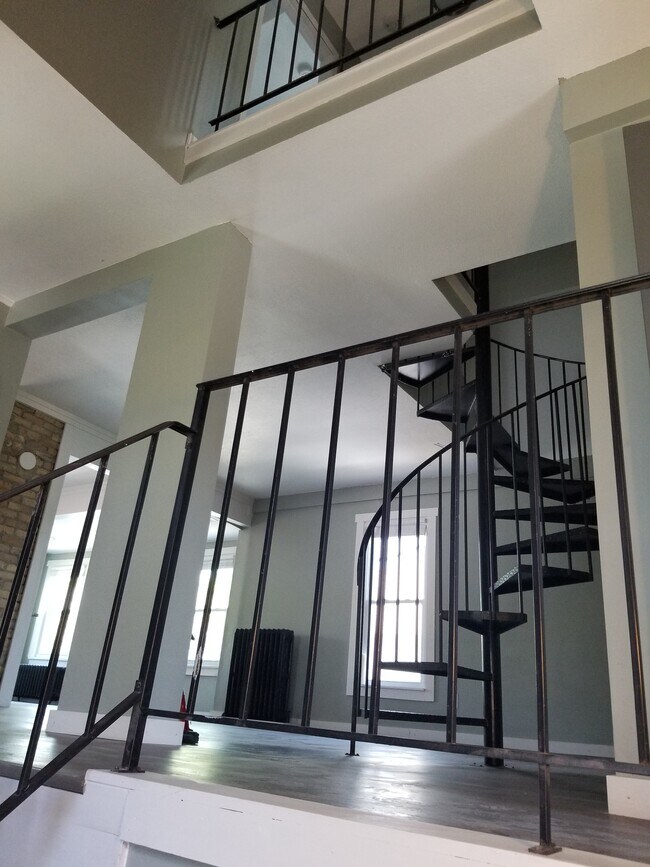 Photo - 1208 W 28th St